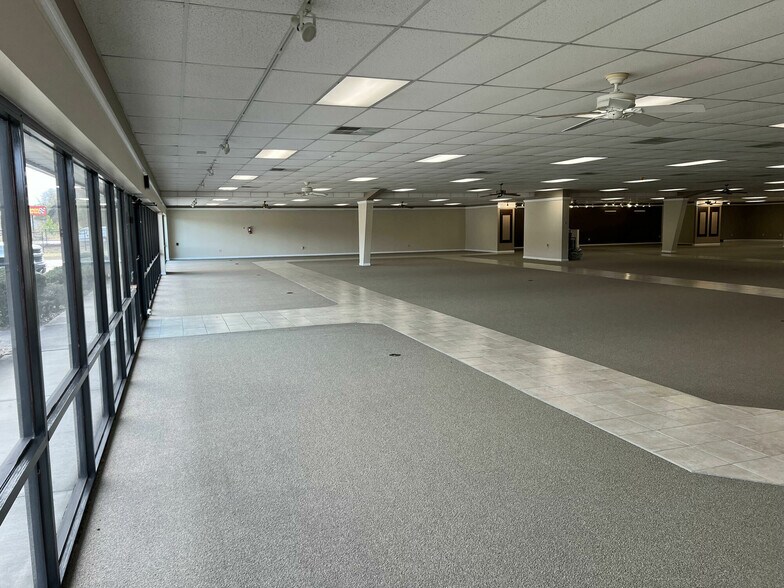 More Photos Of 542057 US 1 Hwy, Callahan Freestanding For Sale