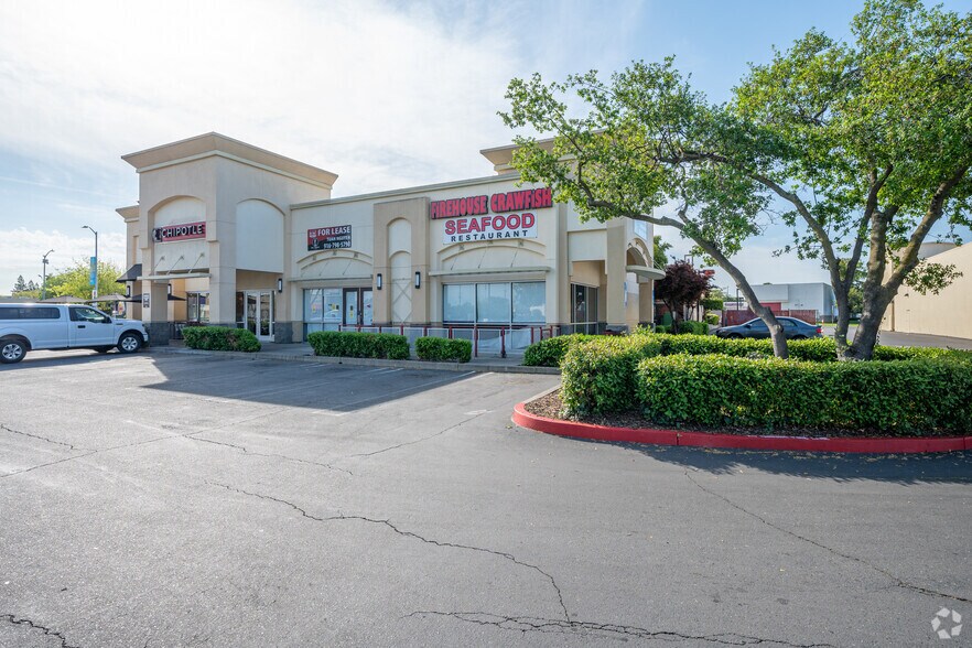 More Photos Of 2878 Zinfandel Dr, Rancho Cordova Restaurant For Lease