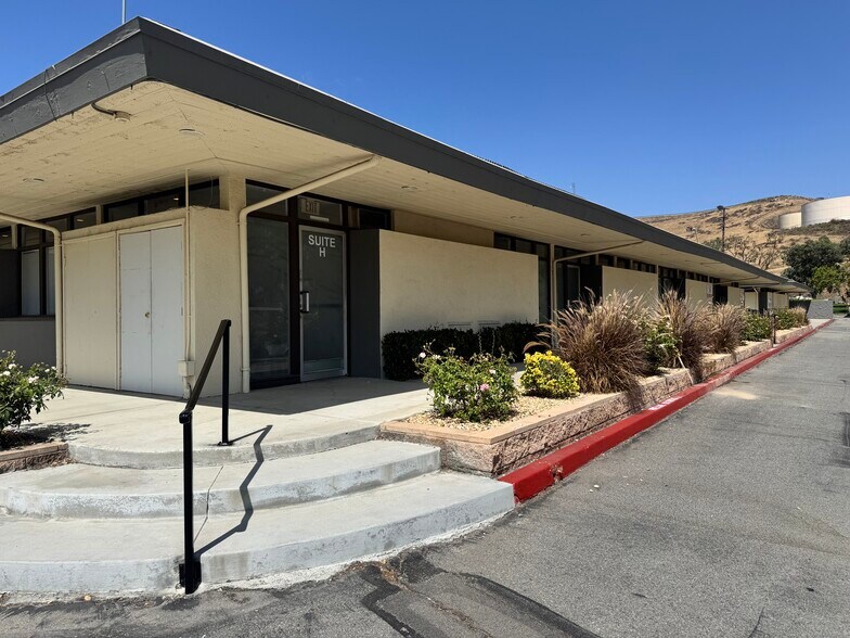 More Photos Of 10241-10251 Country Club Dr, Jurupa Valley Storefront Retail Office For Lease