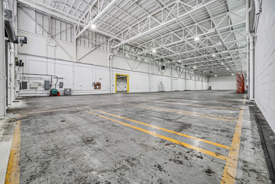 More Photos Of 799 E 73rd St, Cleveland Warehouse For Lease