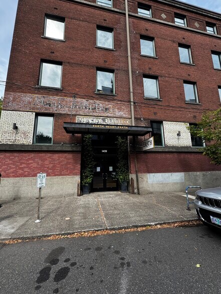 More Photos Of 1439 NW Marshall St, Portland General Retail For Lease