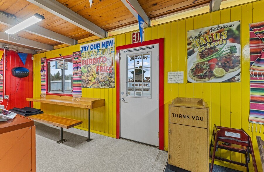 More Photos Of 1175 Newmark Ave, Coos Bay Restaurant For Sale