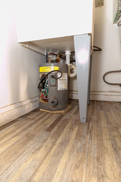 More Photos Of 7016 Page Ave, Saint Louis General Retail For Sale