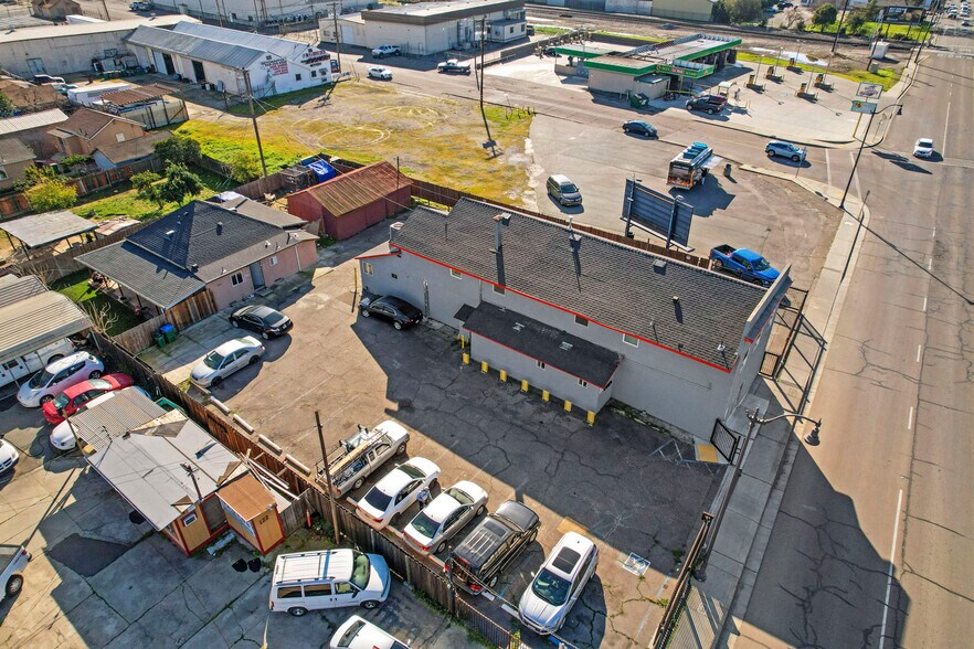 More Photos Of 104 E Lodi Ave, Lodi Storefront Retail Office For Sale