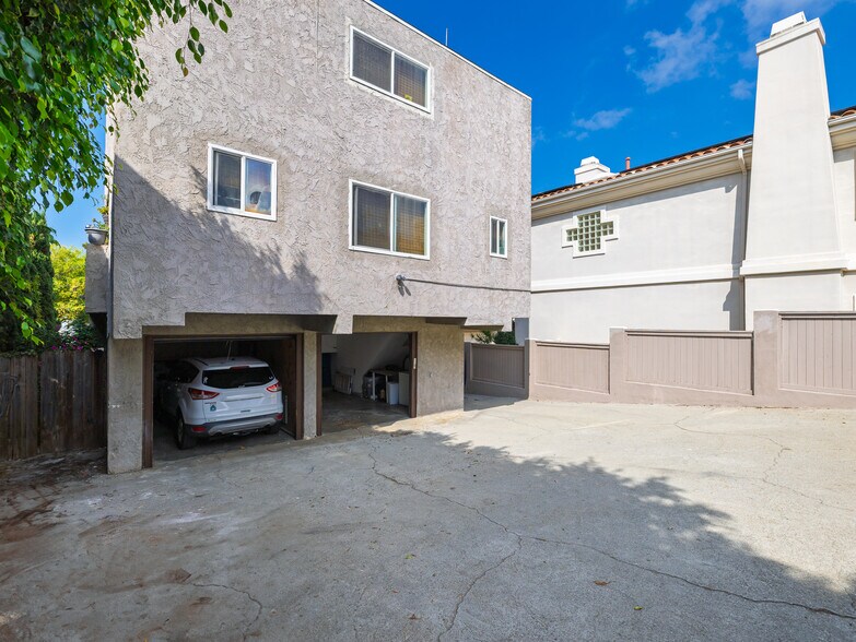 More Photos Of 118 S Lucia Ave, Redondo Beach Multifamily For Sale