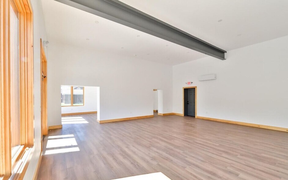 More Photos Of 6194 Main St, Tannersville Office For Lease