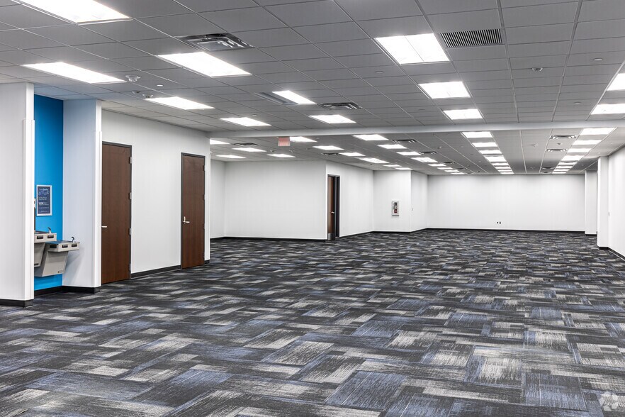 More Photos Of 6800 W 115th St, Overland Park Coworking Space