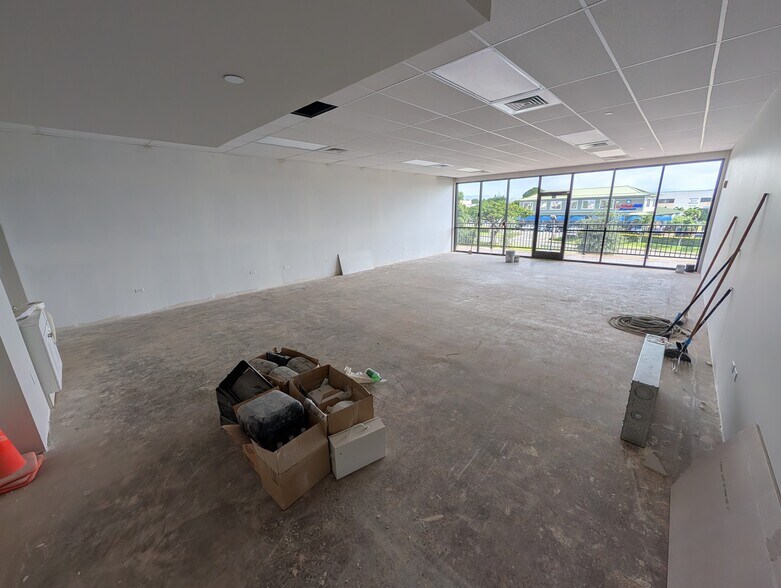 More Photos Of 94-1144 Ka Uka Blvd, Waipahu General Retail For Lease