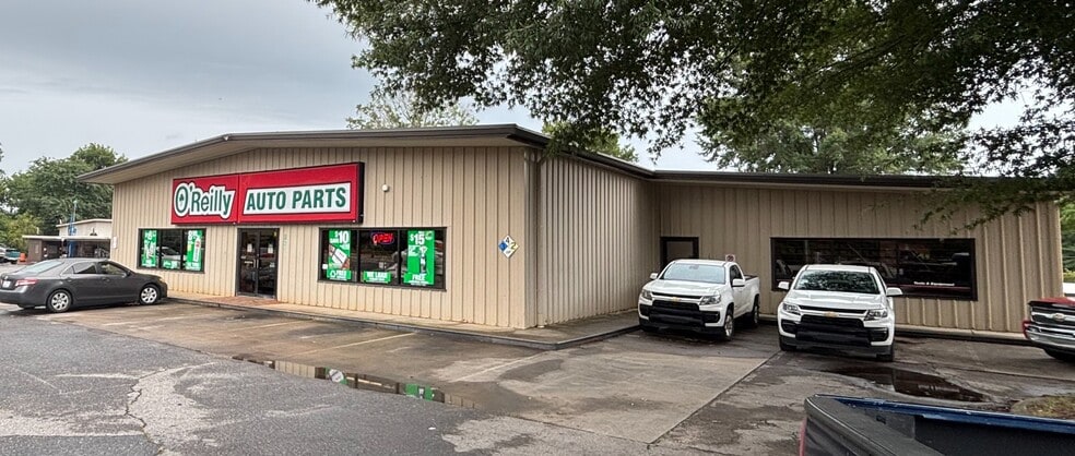 Primary Photo Of 120 E Main St, Boonville General Retail For Lease