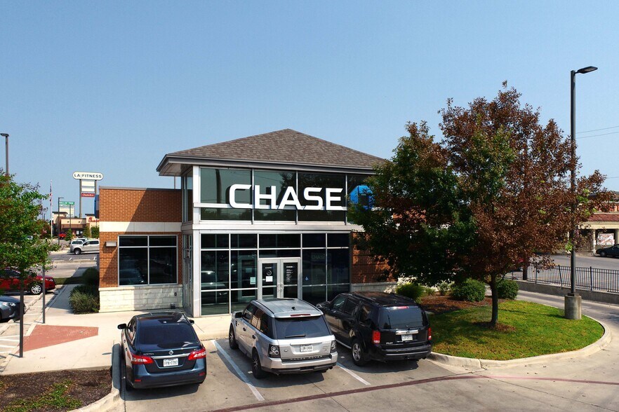 More Photos Of 5801 Babcock Rd, San Antonio Bank For Lease