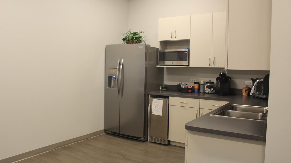 More Photos Of 1 Independent Dr, Jacksonville Office For Lease