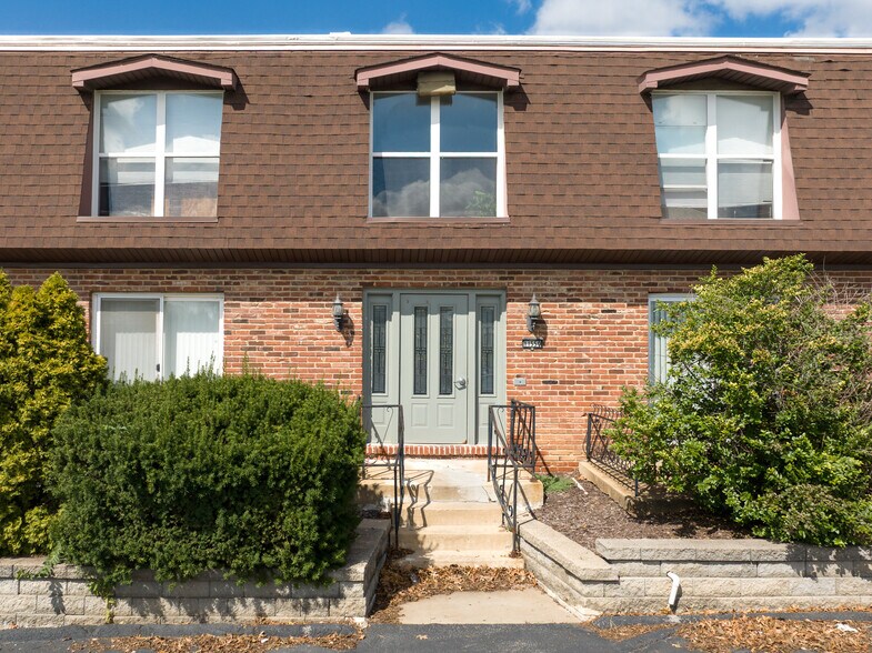 More Photos Of 11542-11556 Concord Village Ave, Saint Louis Apartments For Sale