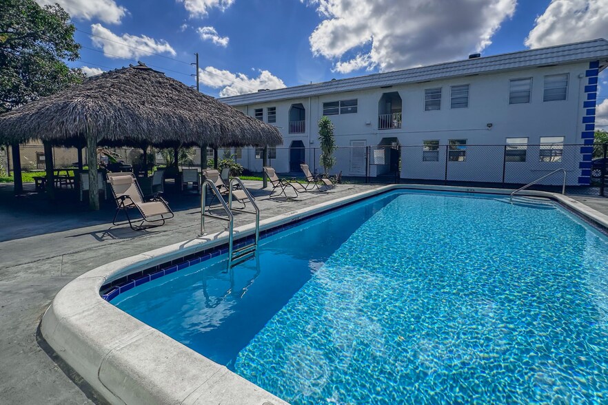 More Photos Of 999 W Prospect Rd, Oakland Park Apartments For Sale