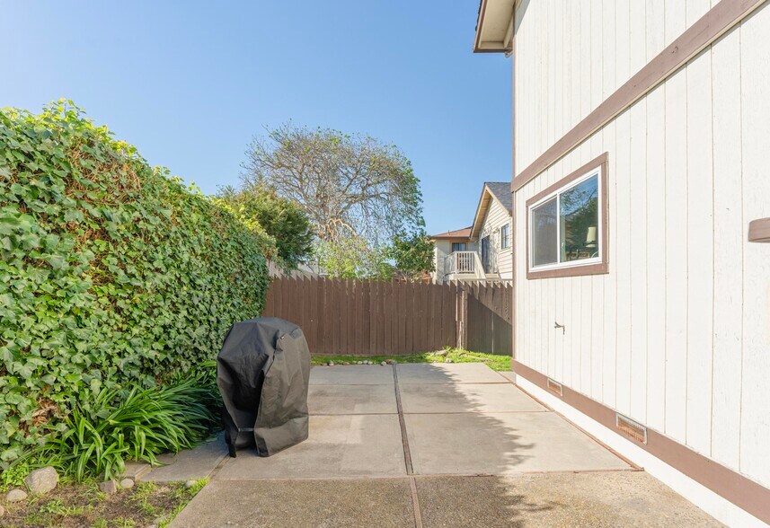 More Photos Of 457 Spencer St, Monterey Apartments For Sale