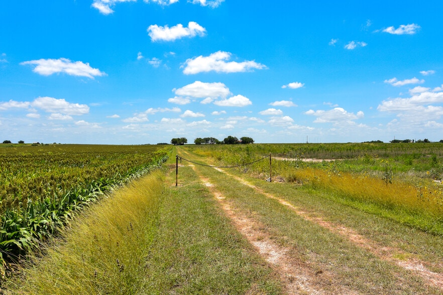 More Photos Of 0 Becker Lane, Del Valle Land For Sale