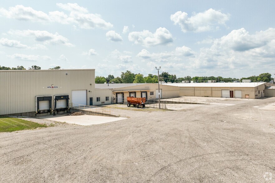 More Photos Of 240 E Industrial Pky, Fayette Manufacturing For Lease