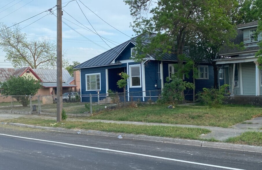 More Photos Of 1502 Buena Vista Rd, San Antonio Loft Creative Space For Sale