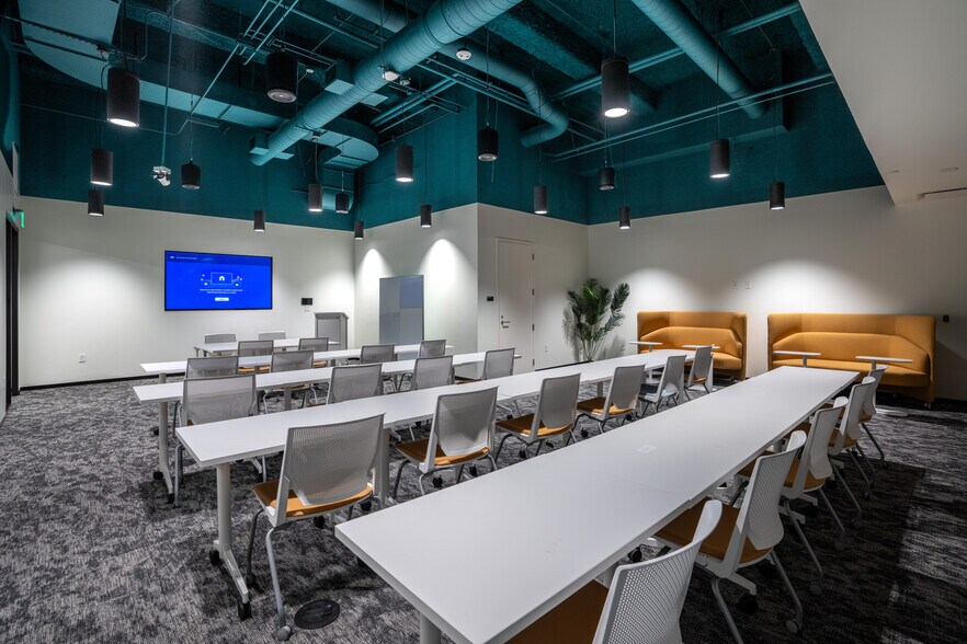 More Photos Of 889 Howell Mill Rd, Atlanta Office For Lease