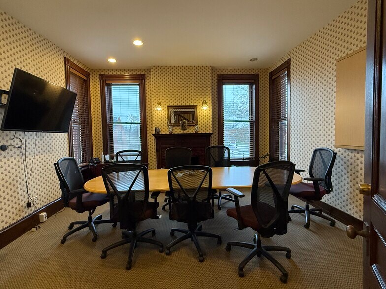 More Photos Of 25 Harvard St, Worcester Office For Lease