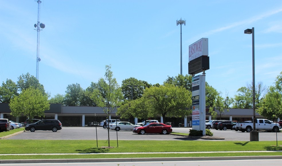 More Photos Of 1201-1433 Sagamore Pky N, Lafayette Storefront For Lease