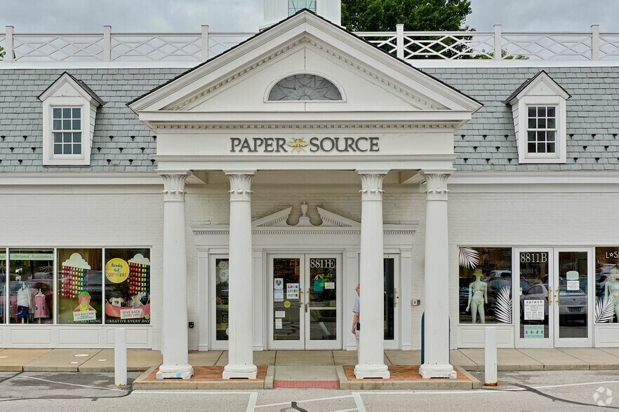 More Photos Of 8801-8839 Ladue Rd, Saint Louis General Retail For Lease