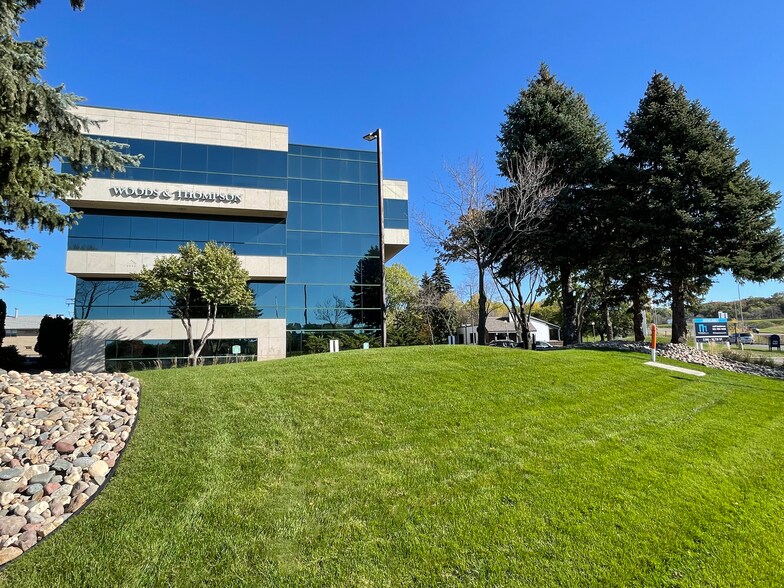 More Photos Of 941 Hillwind Rd NE, Minneapolis Medical For Lease