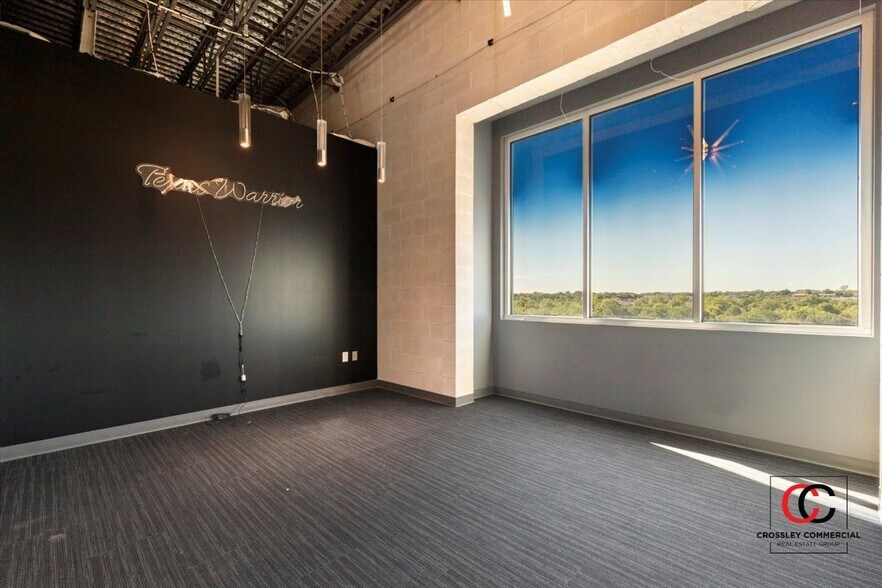 More Photos Of 211 S Brown St, Round Rock Medical For Sale