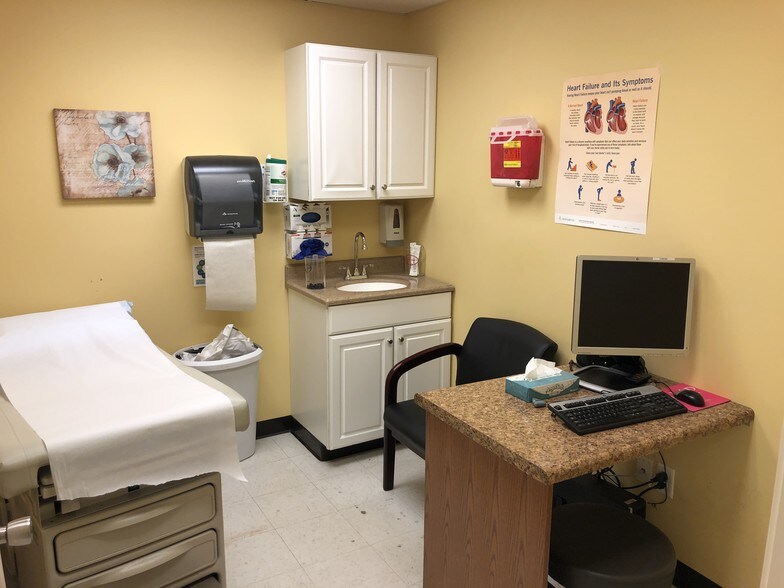More Photos Of 1000-1099 Vendall Rd, Dyersburg General Retail For Lease