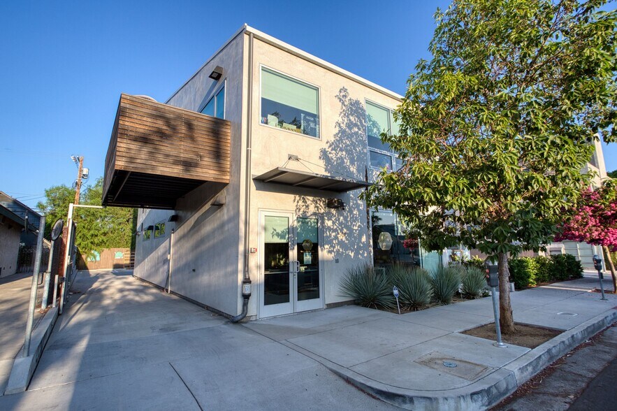 More Photos Of 542 N Larchmont Blvd, Los Angeles Office For Sale