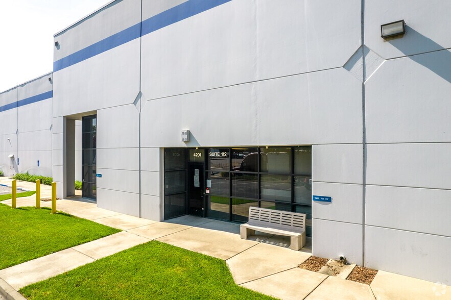 More Photos Of 4201 Sierra Point Dr, Sacramento Warehouse For Lease