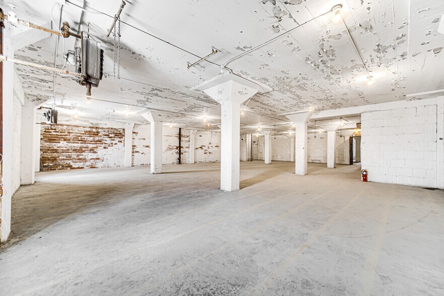 More Photos Of 7411 S Stony Island Ave, Chicago Warehouse For Sale