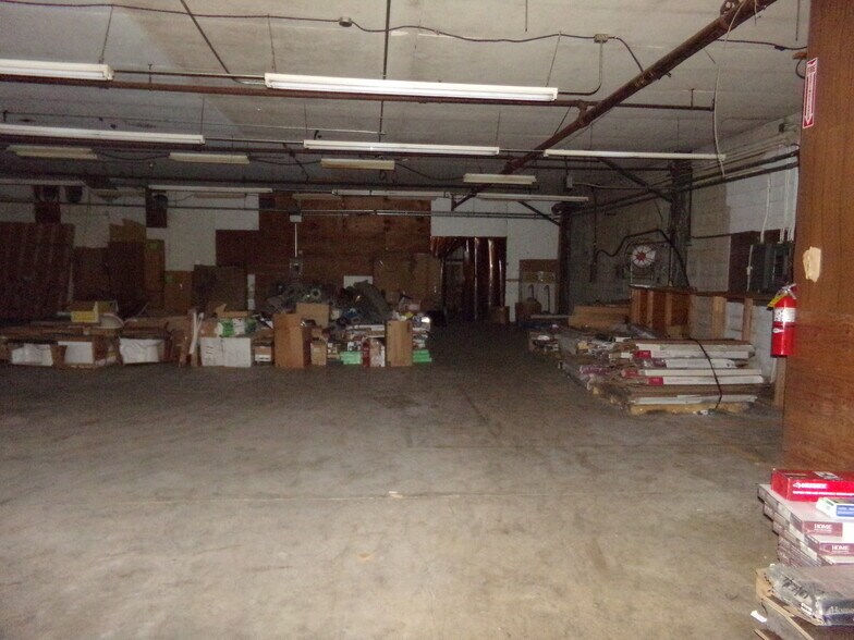 More Photos Of 482 Chattahoochee St, Cornelia Warehouse For Lease
