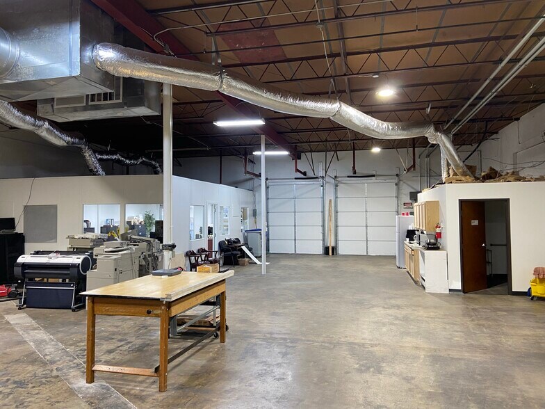 More Photos Of 4835 Cash Rd, Dallas Manufacturing For Lease