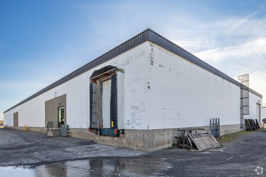 More Photos Of 85 Bentley Ave, Ottawa Warehouse For Lease