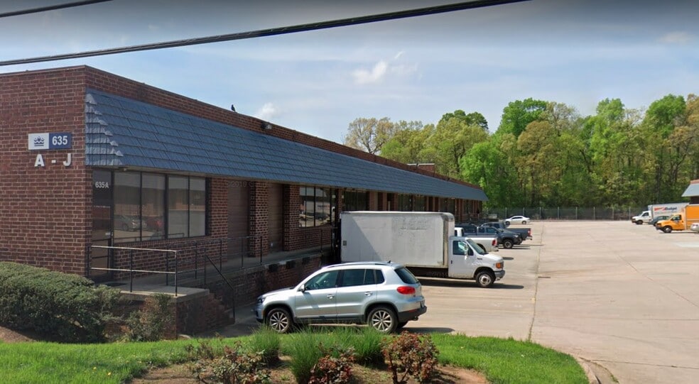 More Photos Of 635 Atando Ave, Charlotte Light Distribution For Lease