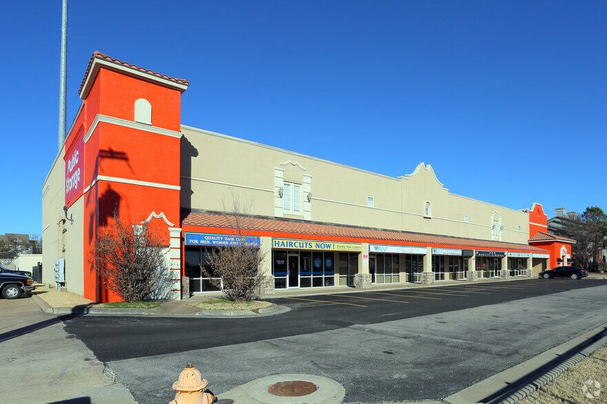 More Photos Of 8303 E 81st St, Tulsa Unknown For Lease
