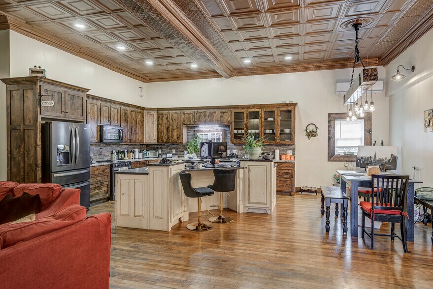 More Photos Of 707 E Elk Ave, Elizabethton Storefront Retail Office For Sale