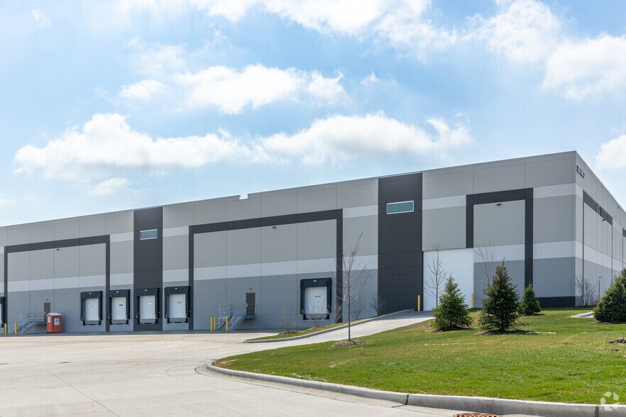 More Photos Of 4051 E Main St, Saint Charles Unknown For Lease