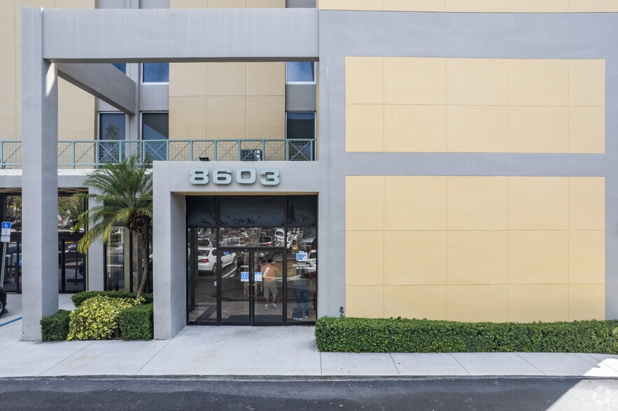 More Photos Of 8603 S Dixie Hwy, Pinecrest Office For Lease