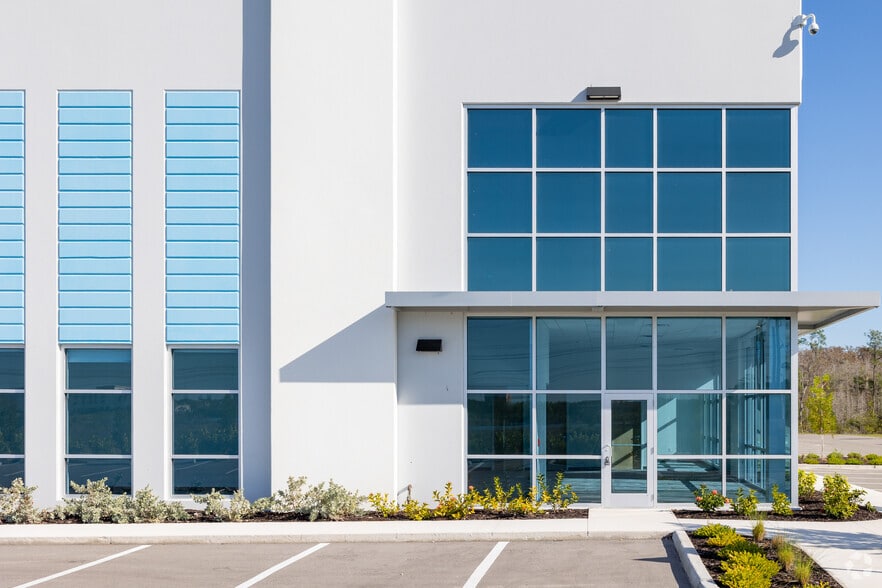 More Photos Of 16200 Ben Hill Griffin Pky, Fort Myers Unknown For Lease