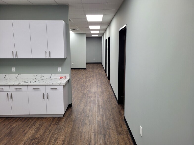 More Photos Of 9902 E Hardy Rd, Houston Warehouse For Sale