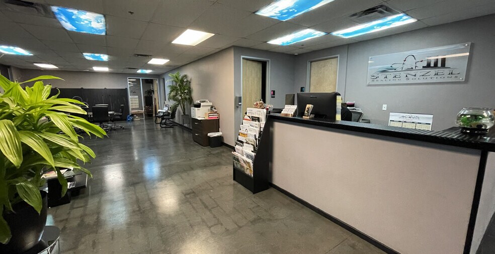 More Photos Of 9802 N 91st Ave, Peoria Warehouse For Lease