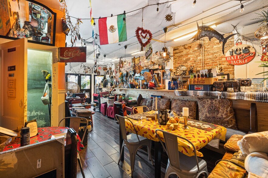 More Photos Of 522 S 5th St, Philadelphia Storefront Retail Residential For Sale