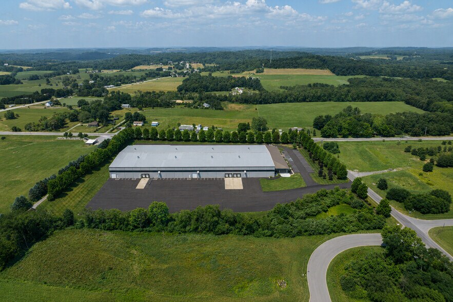 More Photos Of 220 S Noah Dr, Saxonburg Distribution For Lease
