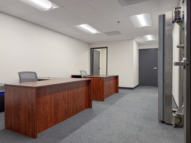 More Photos Of 5100 Main St, Downers Grove Medical For Lease