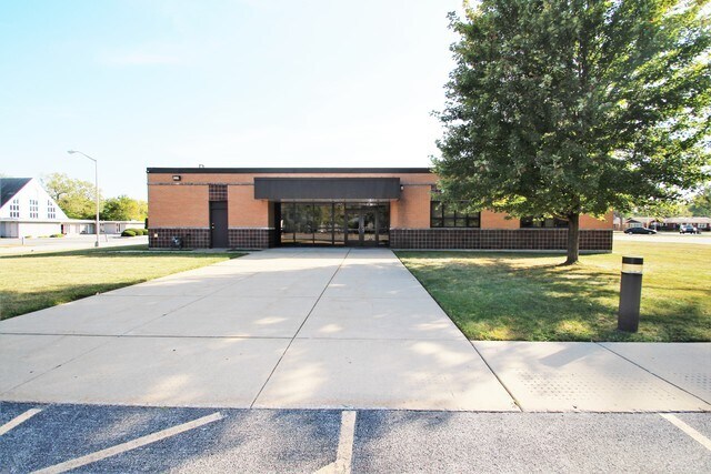 More Photos Of 14240 Dante Ave, Dolton Loft Creative Space For Lease