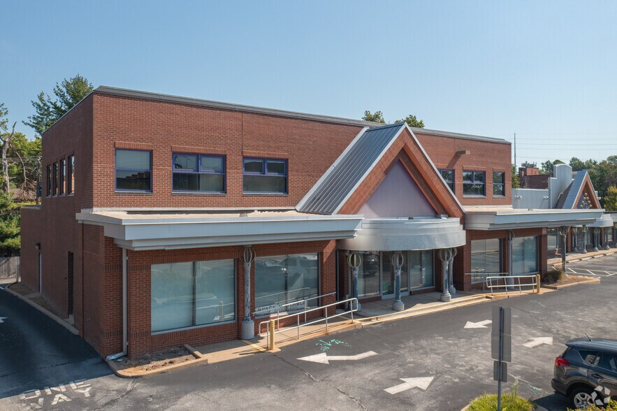More Photos Of 8211-8221 Clayton Rd, Saint Louis General Retail For Sale