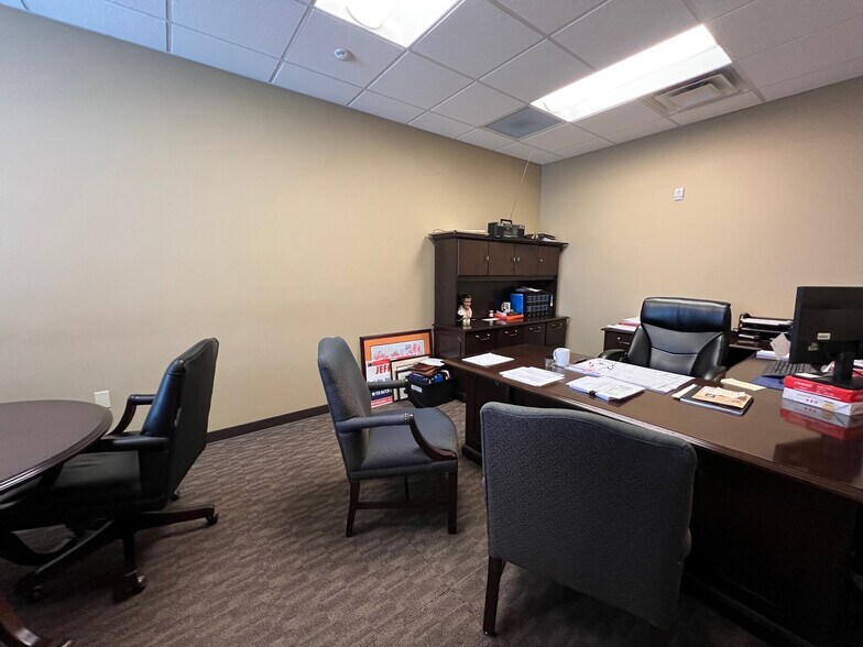 More Photos Of 3930 Western Ave, Knoxville Office For Sale