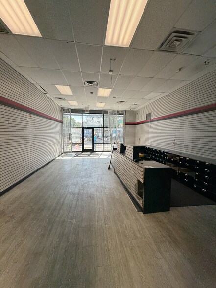 More Photos Of 2500 W North Ave, Chicago Unknown For Lease