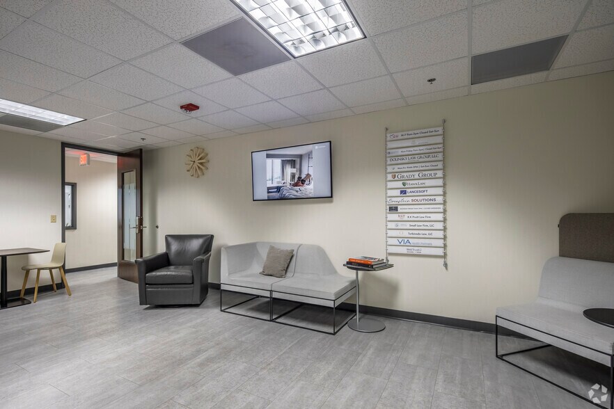 More Photos Of 140 Stoneridge Dr, Columbia Coworking Space
